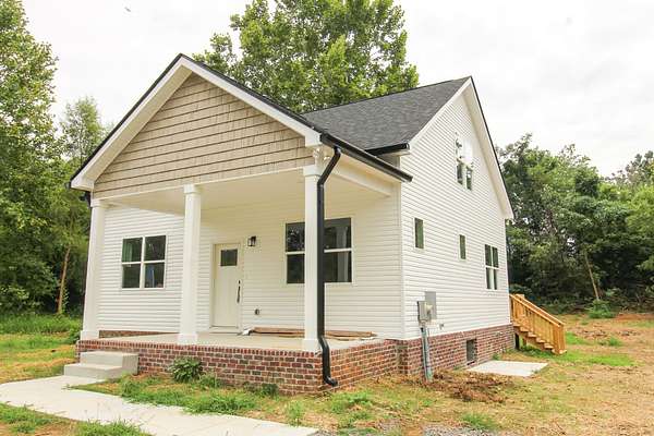 1.7 Acres of Land with Home for Sale in Springfield, Tennessee