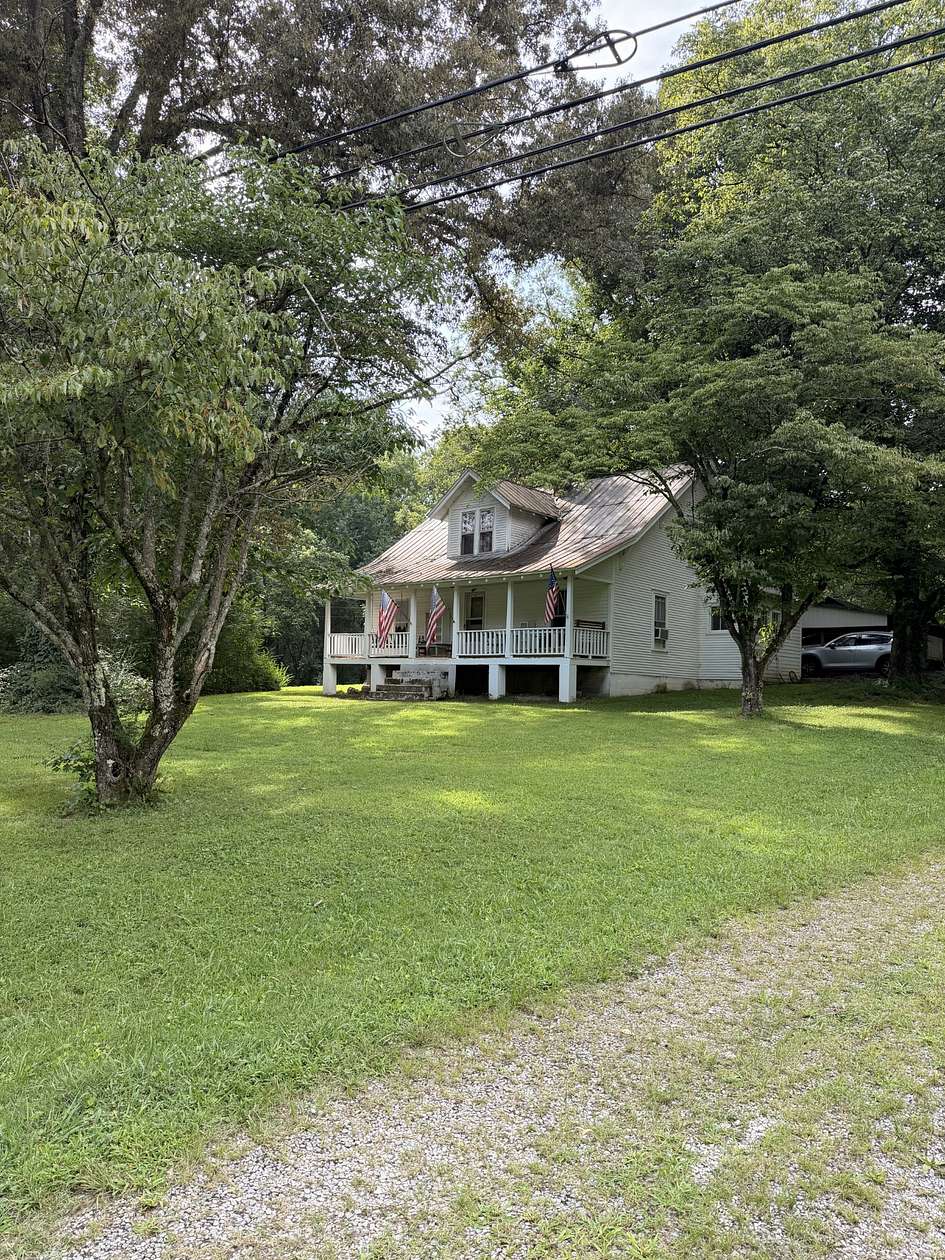 30 Acres of Land with Home for Sale in Manchester, Tennessee