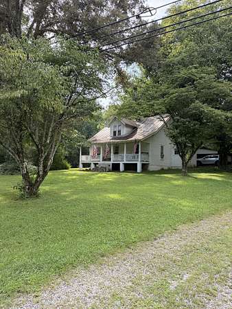 30 Acres of Land with Home for Sale in Manchester, Tennessee