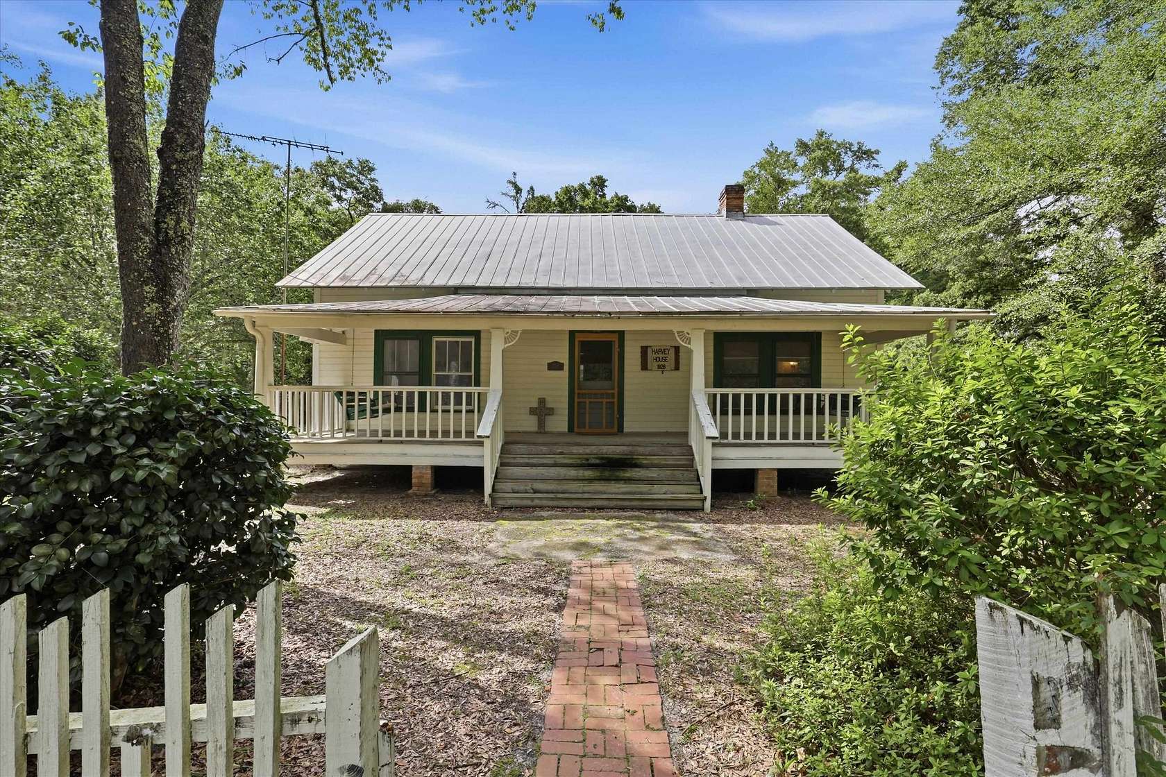 4.1 Acres of Land with Home for Sale in Tallahassee, Florida