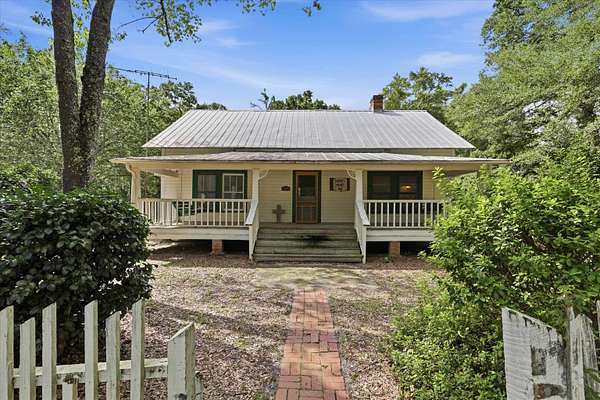 4.1 Acres of Land with Home for Sale in Tallahassee, Florida