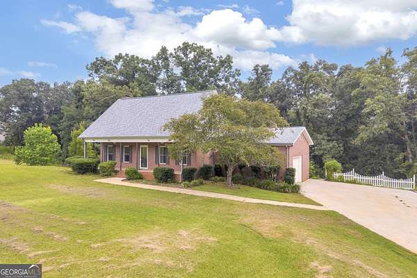 6.7 Acres of Land with Home for Sale in Bowman, Georgia