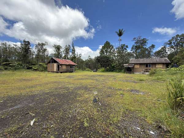 6 Acres of Land with Home for Sale in Volcano, Hawaii