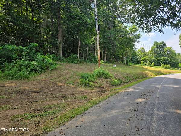4 Acres of Residential Land for Sale in Dandridge, Tennessee
