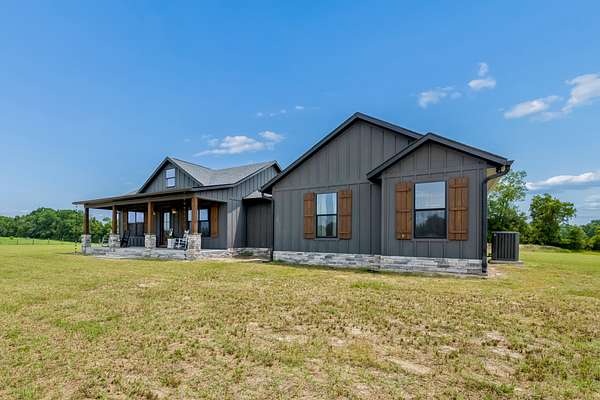 5 Acres of Land with Home for Sale in Bell, Florida