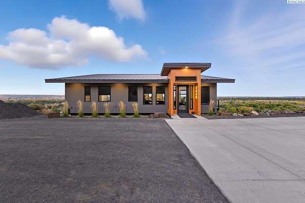 2.5 Acres of Land with Home for Sale in West Richland, Washington