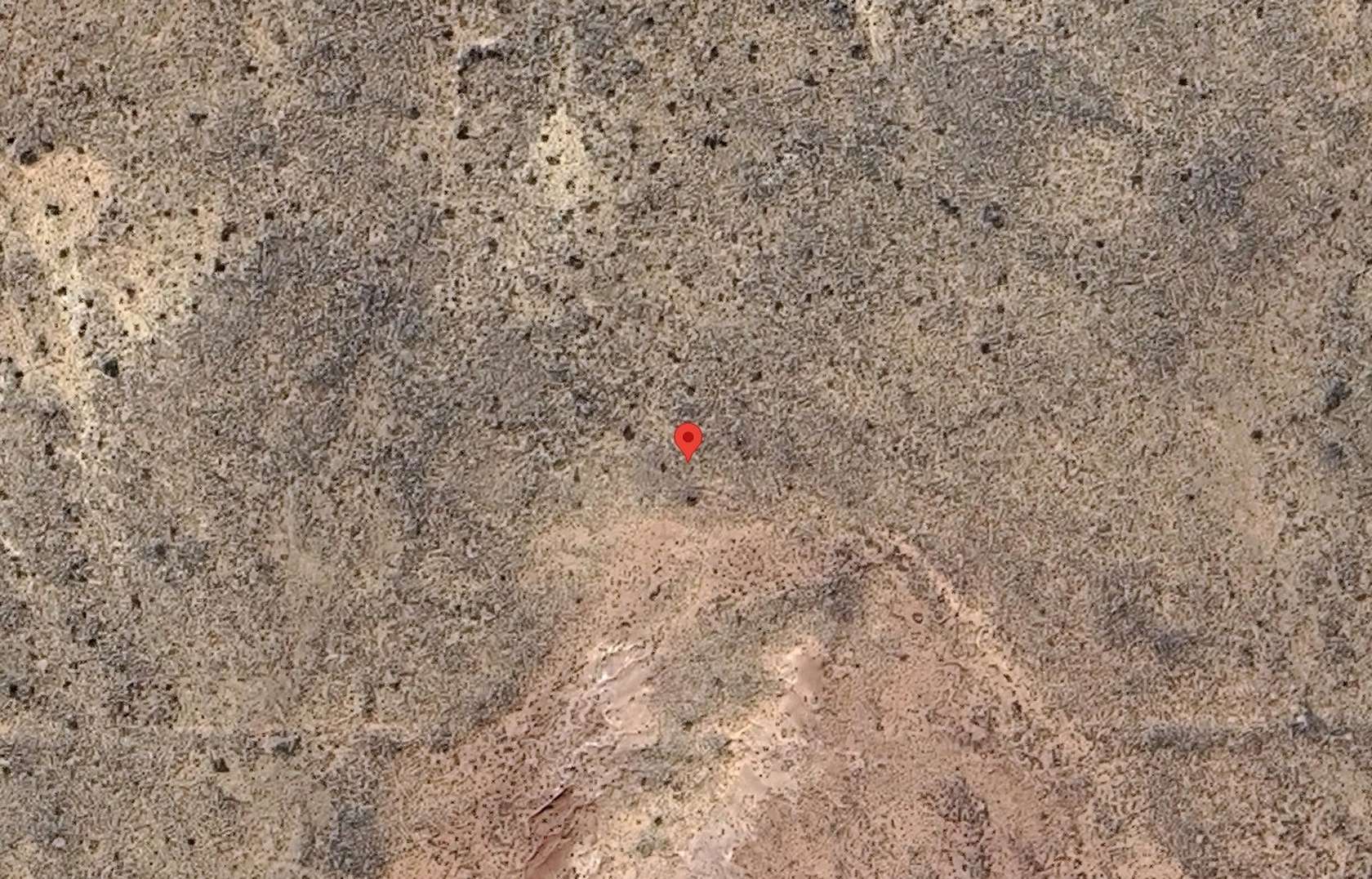 1.25 Acres of Residential Land for Sale in Sun Valley, Arizona