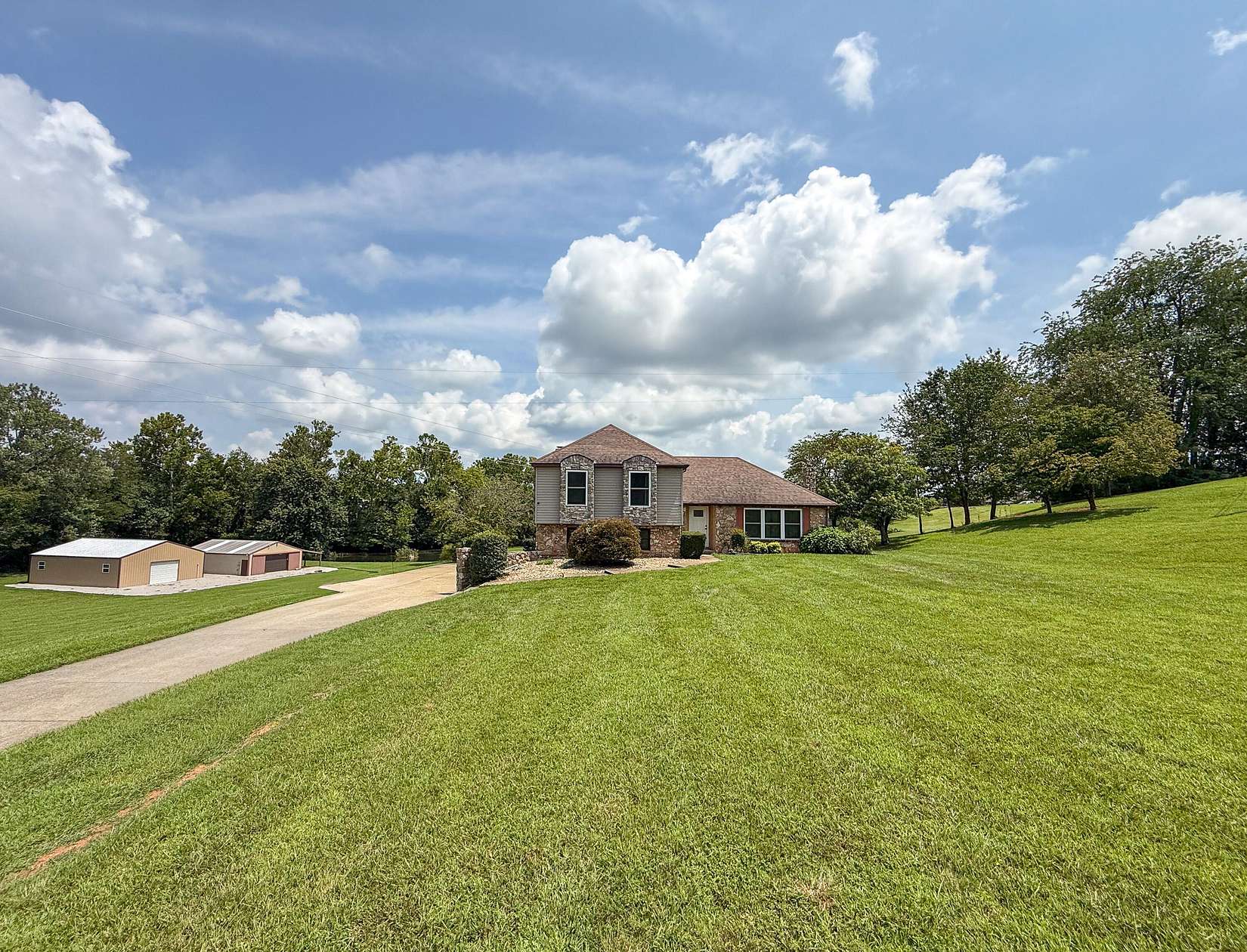 4.3 Acres of Land with Home for Sale in Somerset, Kentucky