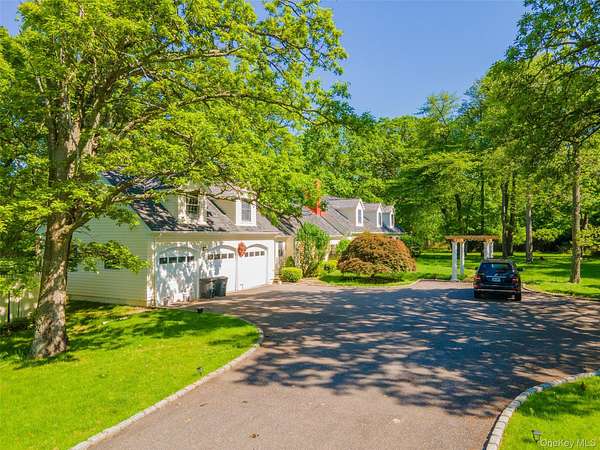 18.1 Acres of Land with Home for Lease in Oyster Bay, New York