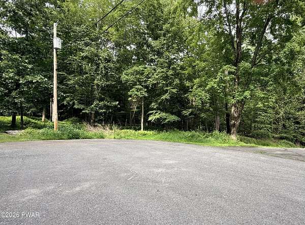 1.4 Acres of Residential Land for Sale in Bushkill, Pennsylvania