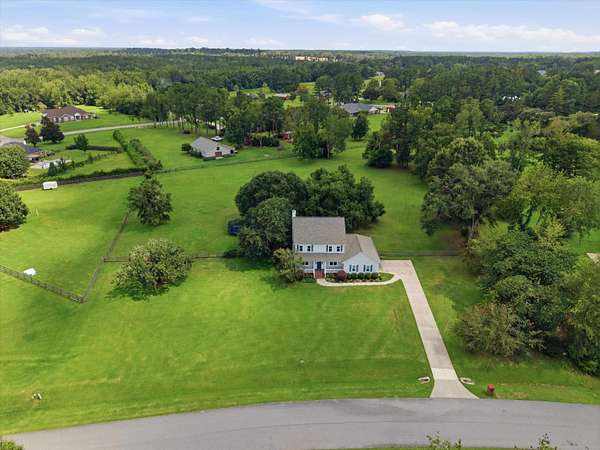 2.8 Acres of Land with Home for Sale in Tallahassee, Florida