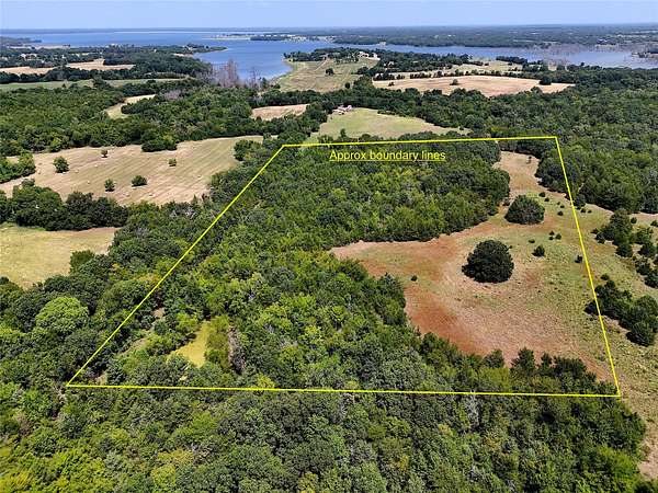 16 Acres of Land for Sale in Honey Grove, Texas