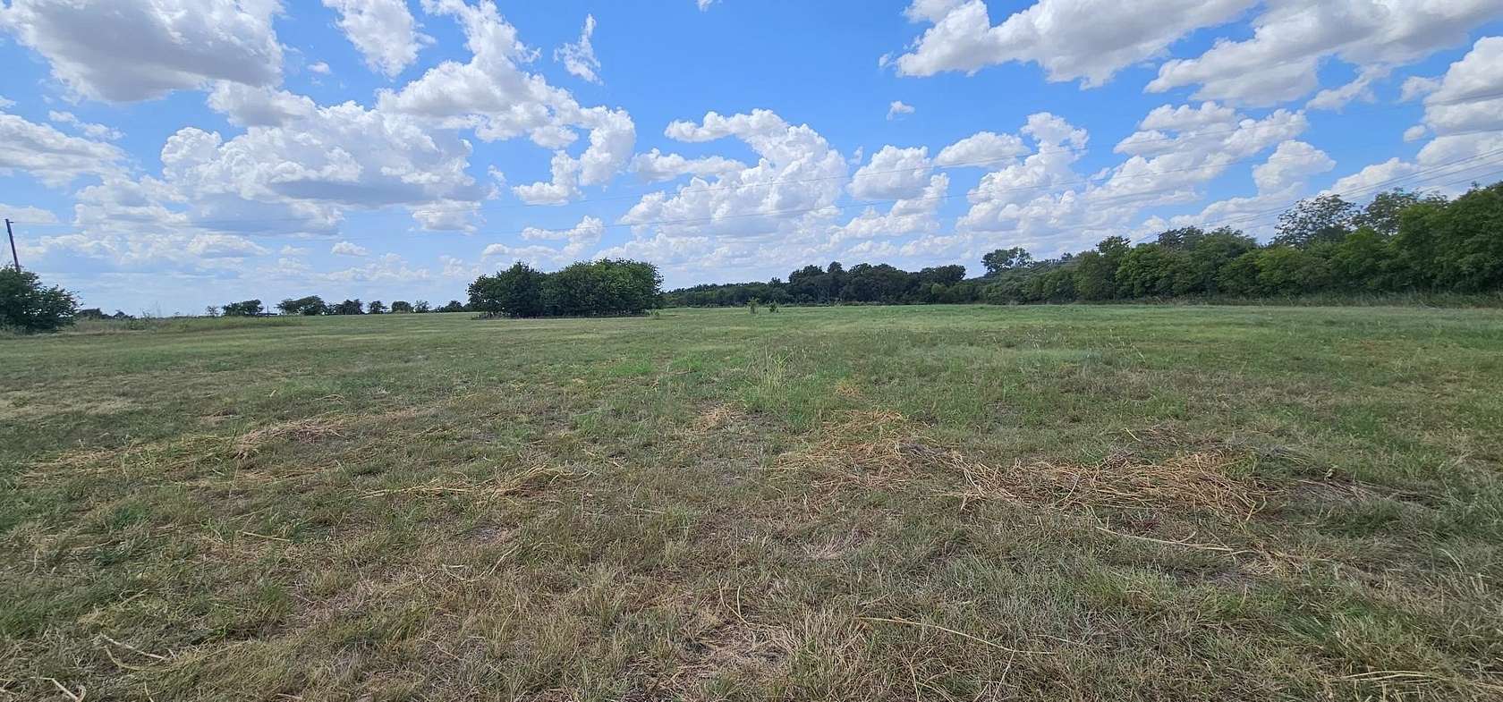 20 Acres of Recreational & Residential Land for Sale in Abbott, Texas