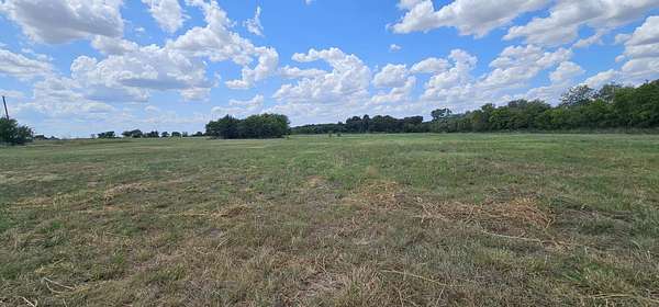20 Acres of Recreational & Residential Land for Sale in Abbott, Texas