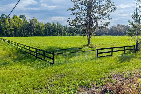 6.29 Acres of Land for Sale in Hawthorne, Florida