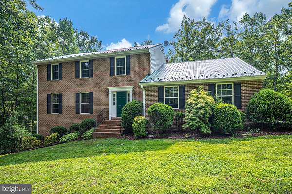 15 Acres of Land with Home for Sale in Sumerduck, Virginia