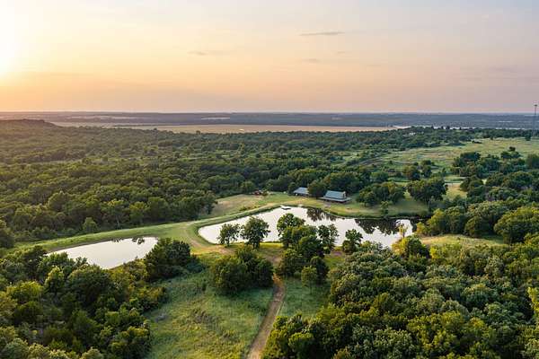 440 Acres of Land with Home for Sale in Ralston, Oklahoma