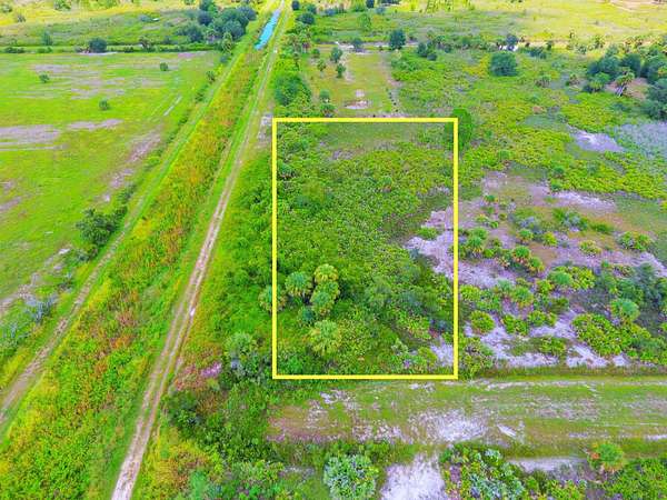 1.25 Acres of Residential Land for Sale in Okeechobee, Florida