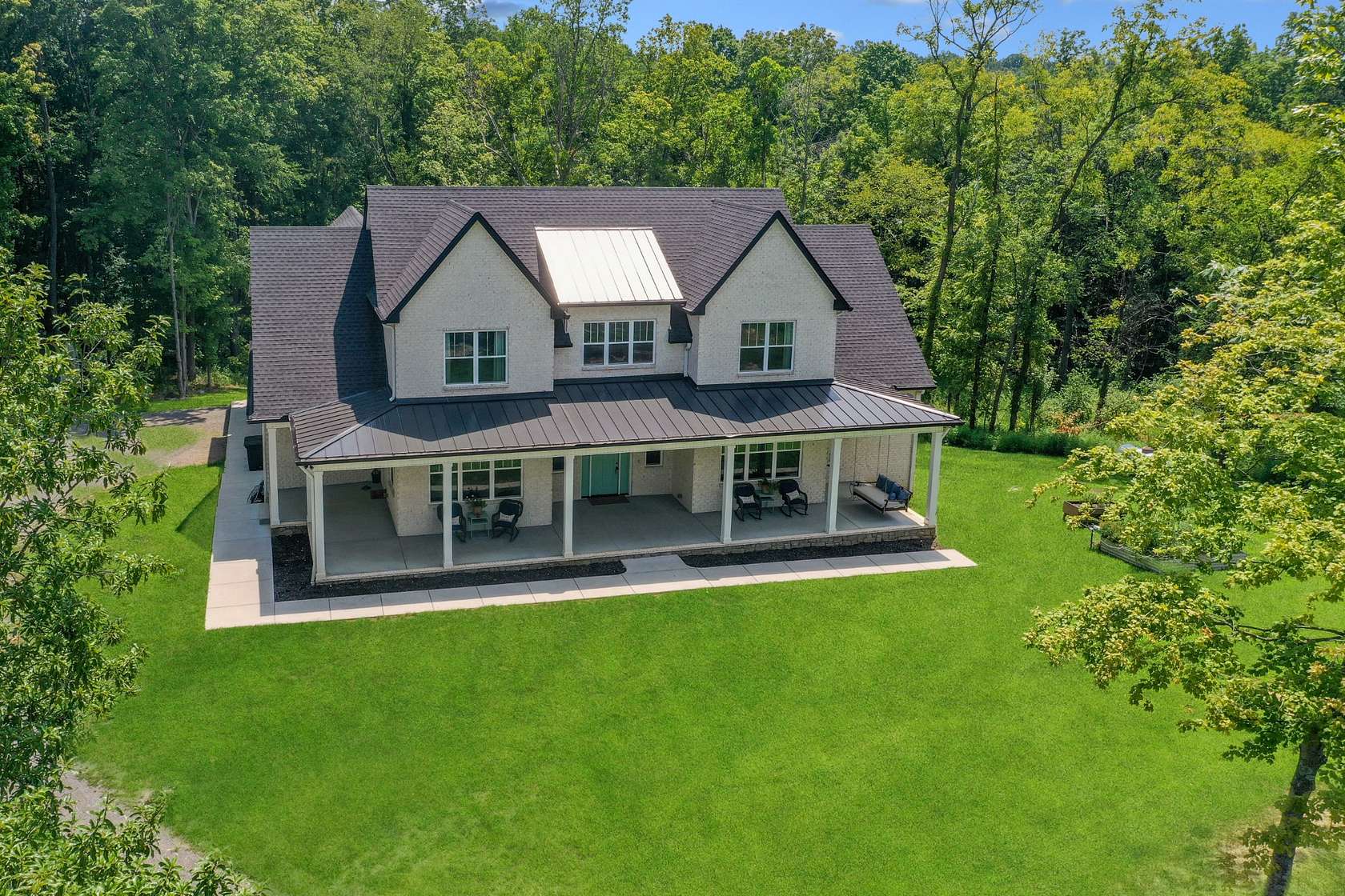 18.5 Acres of Land with Home for Sale in White House, Tennessee