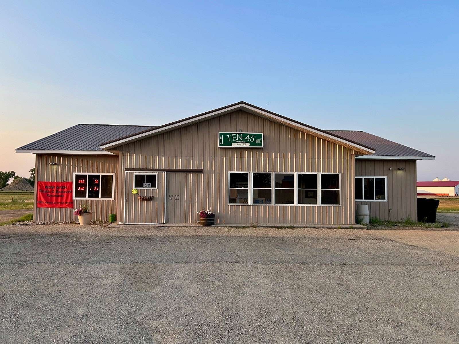 2.88 Acres of Improved Commercial Land for Sale in Leola, South Dakota