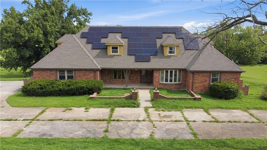 2.23 Acres of Land with Home for Sale in Kansas City, Missouri