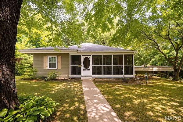 1.86 Acres of Land with Home for Sale in Belleville, Illinois