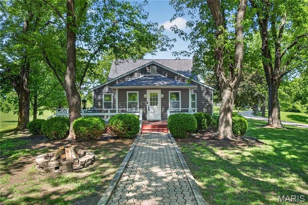 4.3 Acres of Land with Home for Sale in Columbia, Illinois
