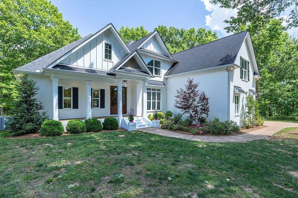 6 Acres of Land with Home for Sale in Lebanon, Tennessee