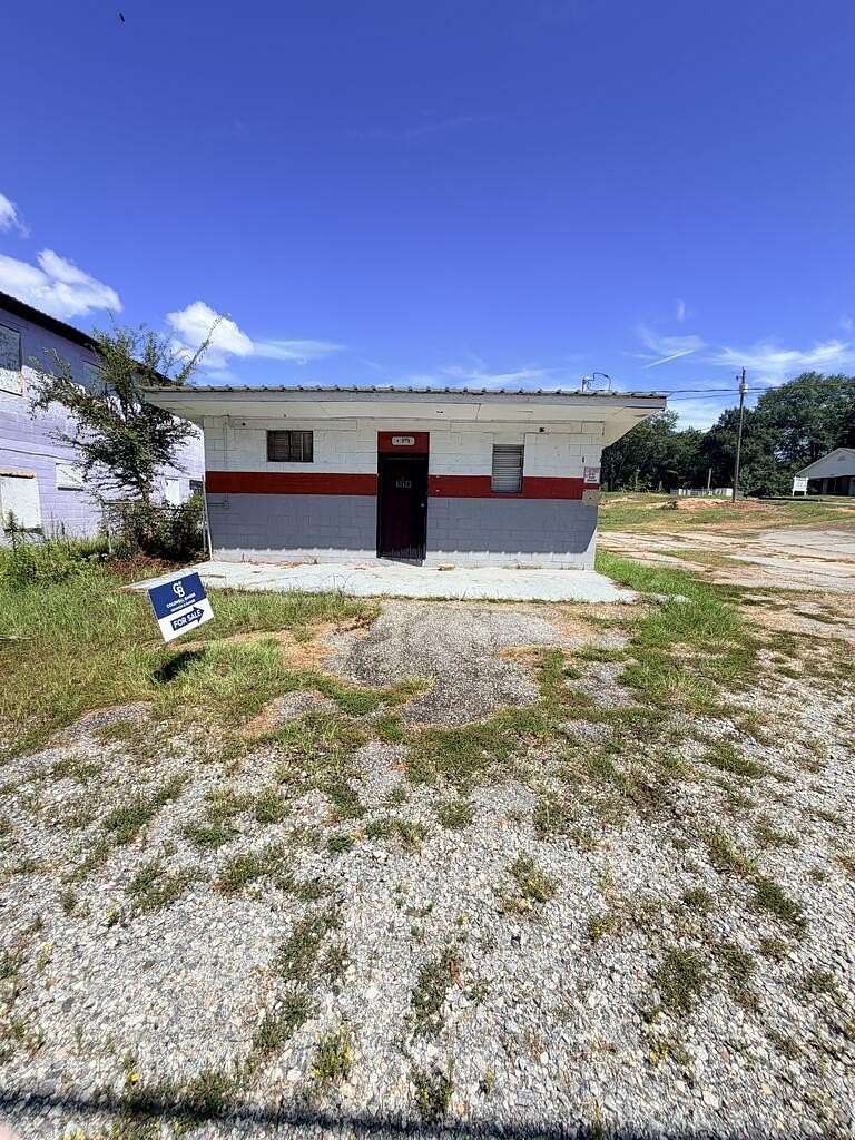 0.5 Acres of Improved Commercial Land for Sale in Phenix City, Alabama