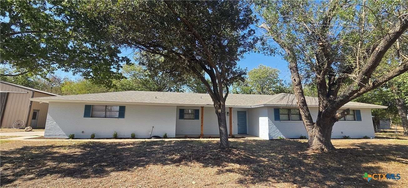 8.8 Acres of Land with Home for Sale in Temple, Texas