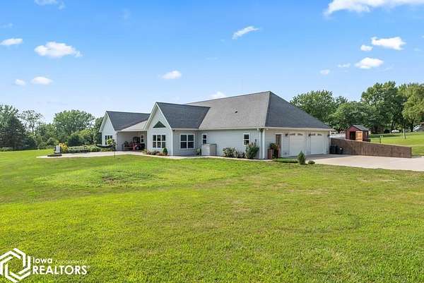 2.52 Acres of Land with Home for Sale in Bloomfield, Iowa