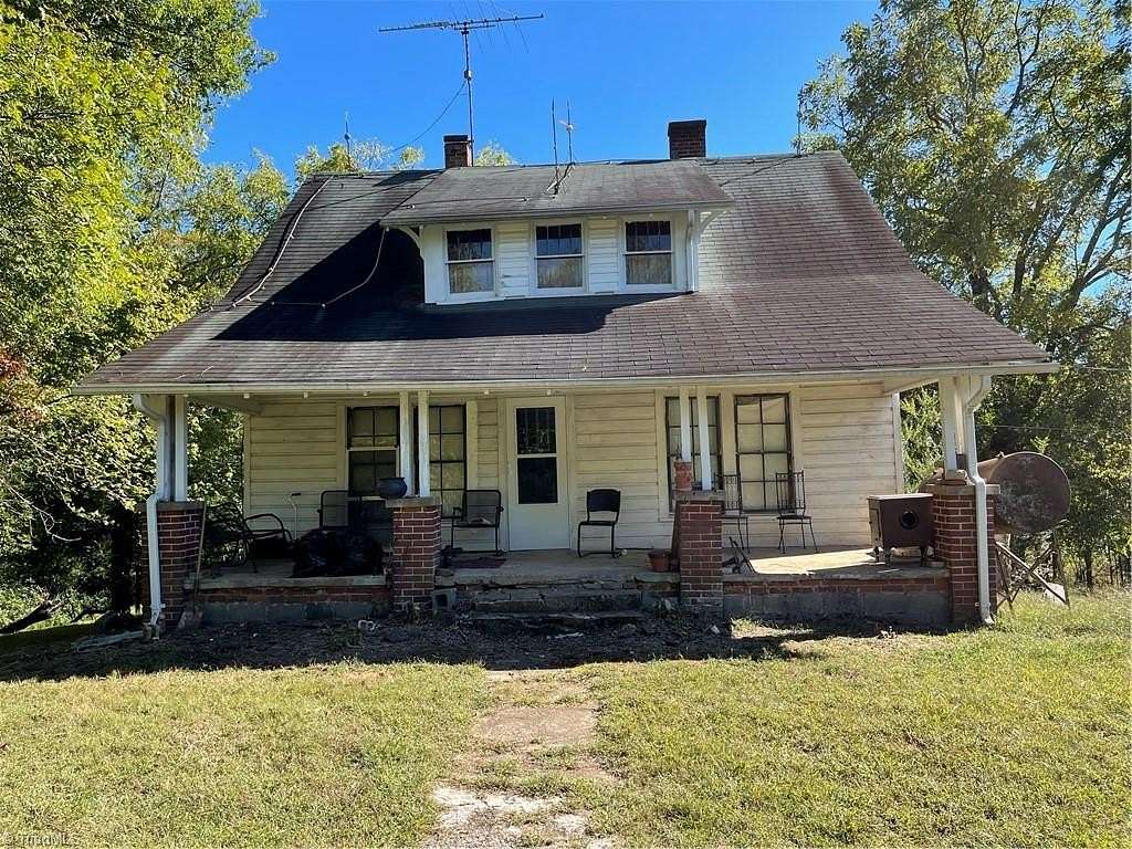 16 Acres of Land with Home for Sale in Wilkesboro, North Carolina