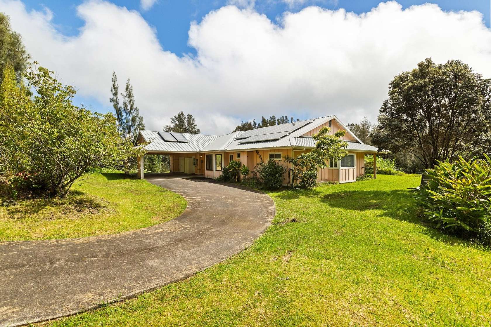 5 Acres of Land with Home for Sale in Honokaa, Hawaii