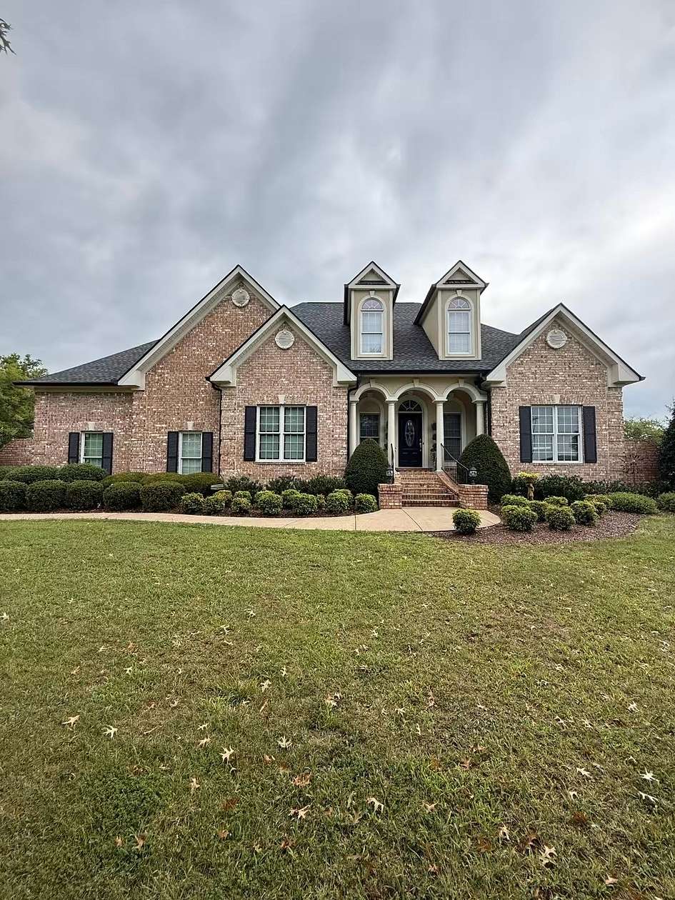 8.19 Acres of Land with Home for Sale in Murfreesboro, Tennessee