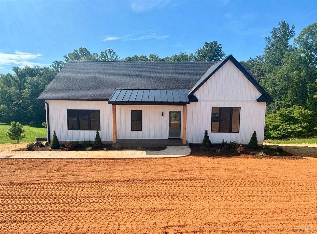 4.19 Acres of Land with Home for Sale in Appomattox, Virginia