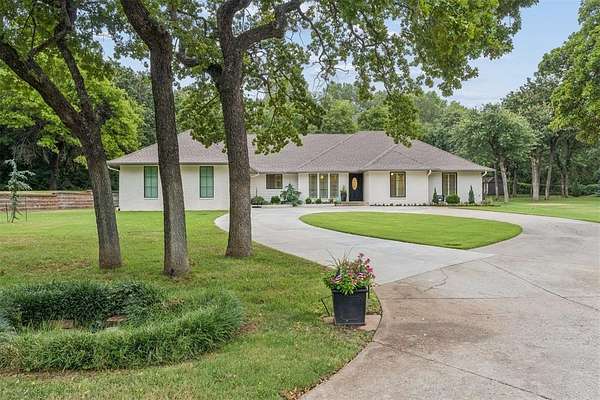 1.58 Acres of Land with Home for Sale in Oklahoma City, Oklahoma