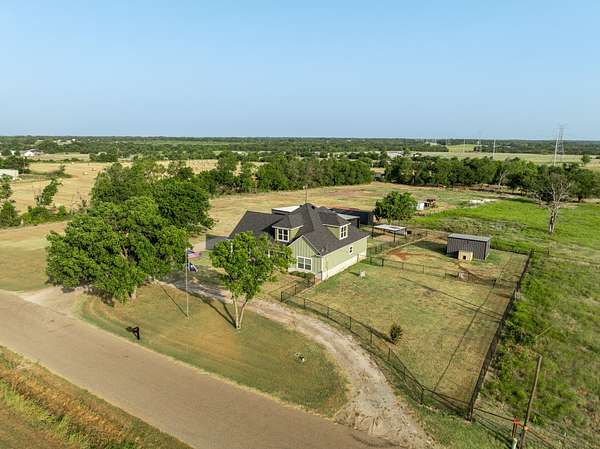 3.9 Acres of Land with Home for Sale in West, Texas