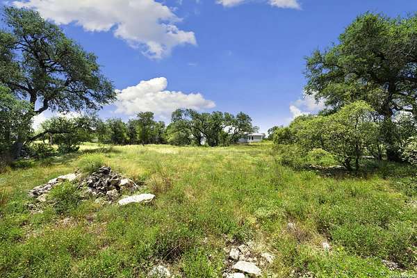 1 Acre of Residential Land for Sale in Canyon Lake, Texas