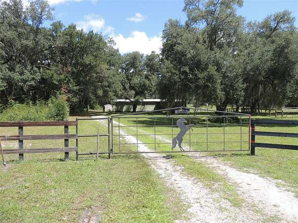4 Acres of Land with Home for Sale in Morriston, Florida