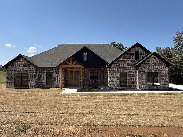 1.54 Acres of Land with Home for Sale in Greenbrier, Arkansas