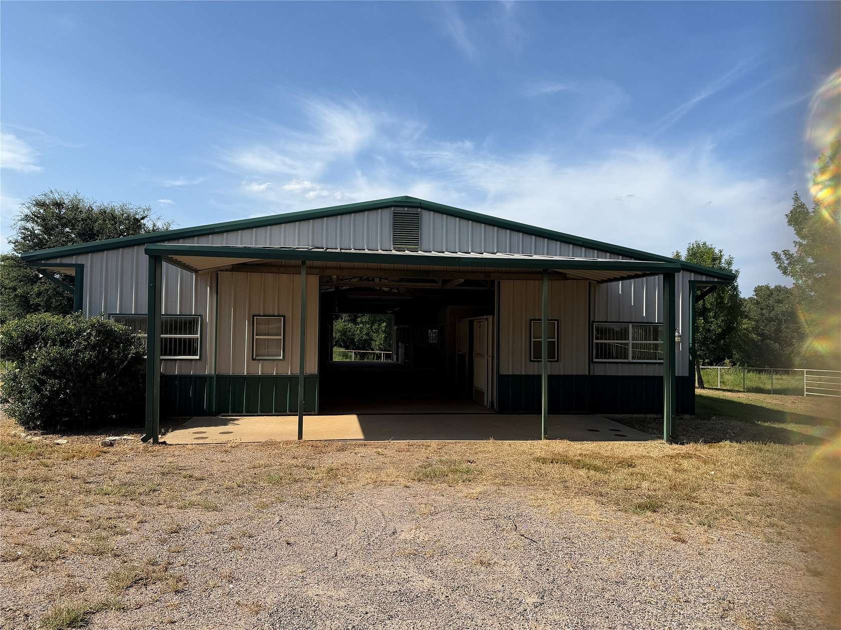 15.1 Acres of Land with Home for Lease in Whitesboro, Texas