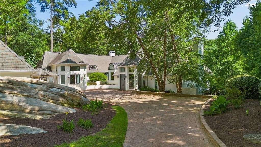 2 Acres of Land with Home for Sale in Atlanta, Georgia