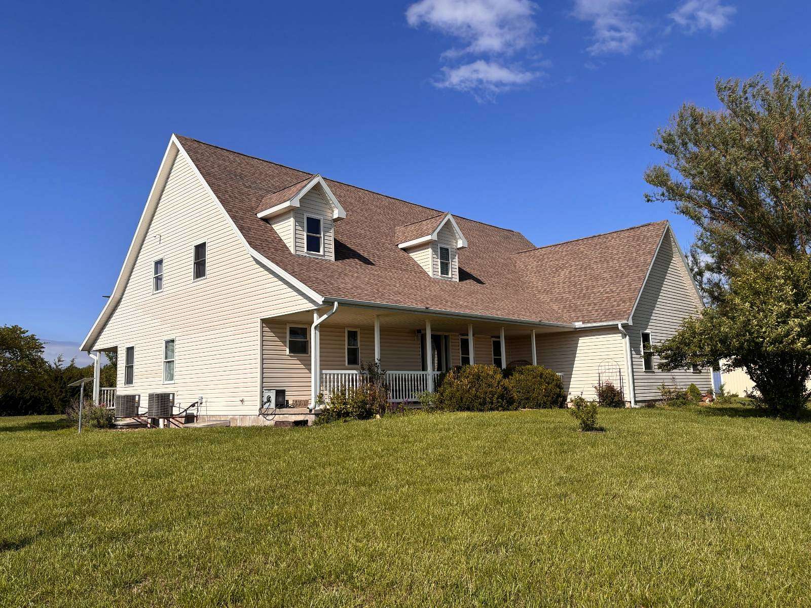10 Acres of Land with Home for Sale in Waverly, Kansas