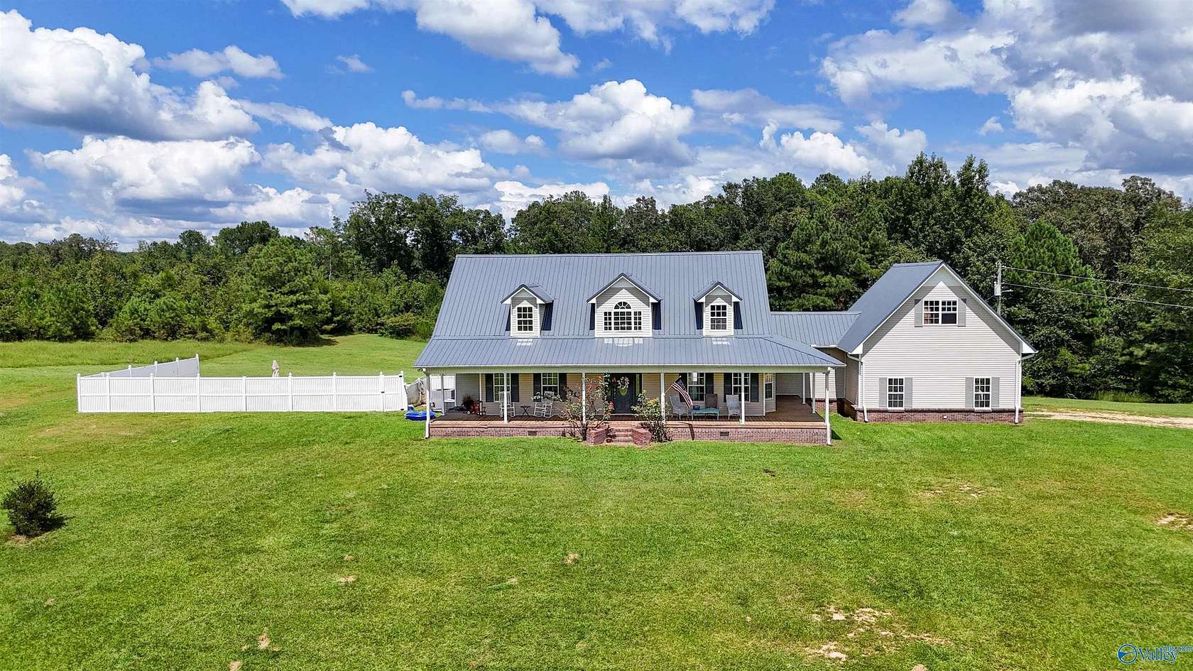 8.6 Acres of Land with Home for Sale in Hamilton, Alabama