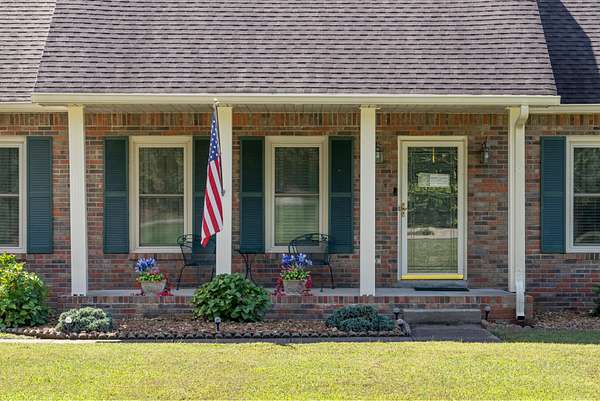 2.23 Acres of Land with Home for Sale in Clarksville, Tennessee