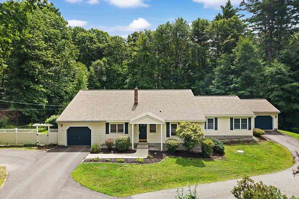 2.75 Acres of Land with Home for Sale in Amherst, New Hampshire