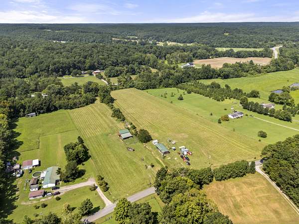 11.3 Acres of Land for Sale in Dickson, Tennessee