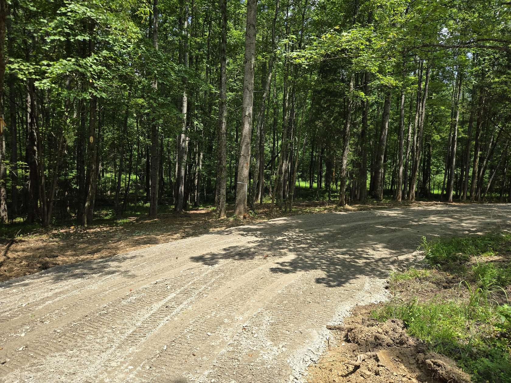 2.5 Acres of Residential Land for Sale in Summertown, Tennessee