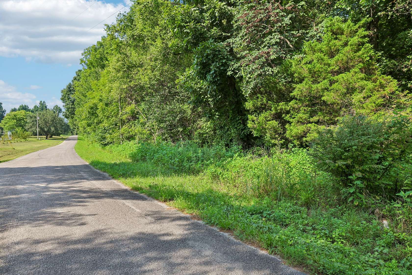 4.7 Acres of Residential Land for Sale in Manchester, Tennessee