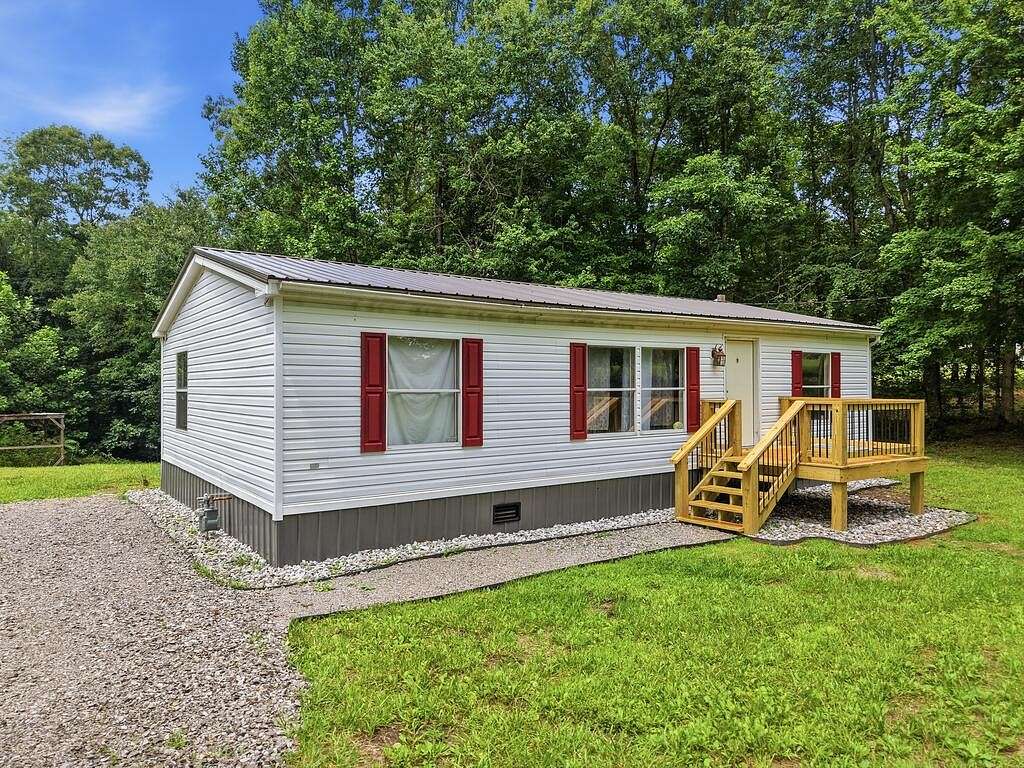 2 Acres of Land with Home for Sale in Sparta, Tennessee